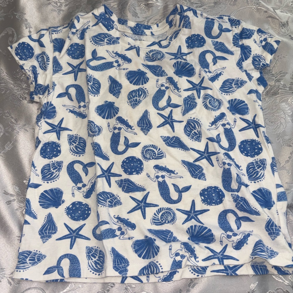 Old Navy Blue and White Sea Life Top‎